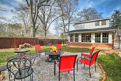 Дом отдыха Cheery Cottage with Yard Less Than 1 Mile to Marietta Square