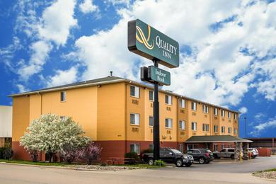 Hotel Quality Inn Dubuque on Hwy 20