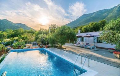Awesome Home In Vrgorac With Wifi, Outdoor Swimming Pool And Heated Swimming Pool