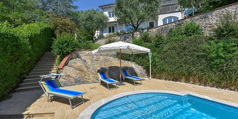 Villa La Casina villa on the hill, beautiful sea view, extreme privacy, all inclusive