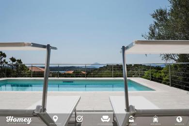 Holiday home Emerald Seaview & Pool Apartments