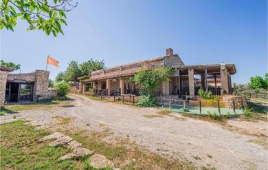 Holiday home Nice home in Les Coves de Vinromà with Outdoor swimming pool, Private swimming pool and 9 Bedrooms