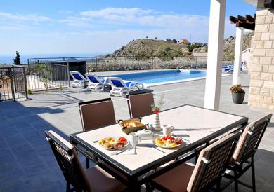 Luxury Villa Violeta with pool and Jacuzzi near Dubrovnik