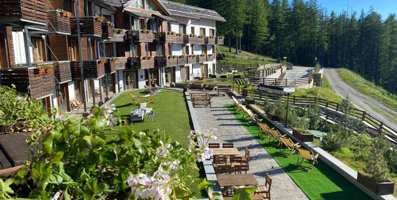 Отель Savoia - il Resort nel Bosco con Piscina Interna, Jacuzzi e Spa
