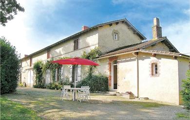 Holiday home Beautiful home in La Chapelle Hermier with 2 Bedrooms