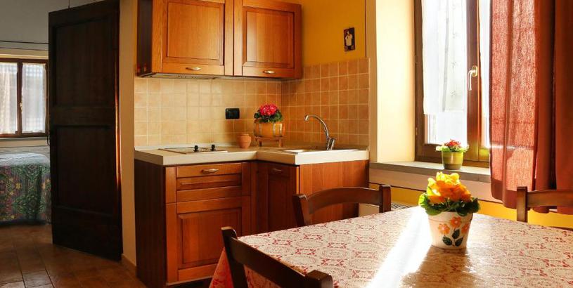 Apartments 2 bedrooms appartement with shared pool and wifi at Montecarotto