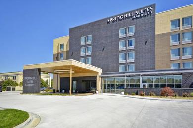 Отель SpringHill Suites by Marriott Cincinnati Blue Ash