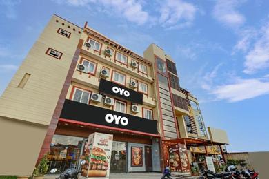 Hotel Super OYO Townhouse OAK EVS Suites