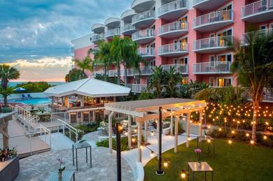 Отель Beach House Suites by the Don CeSar