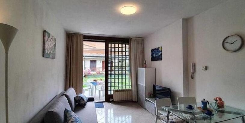 Apartments Pleasant apartment in Feriolo di Baveno on the lake