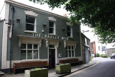 Апартаменты The Barley Mow centrally located 3 bed apartment
