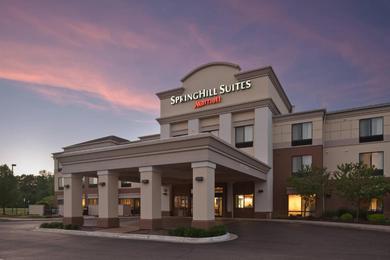 Отель SpringHill Suites by Marriott Lansing West