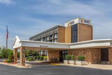 Hotel Comfort Inn & Suites near Danville Mall