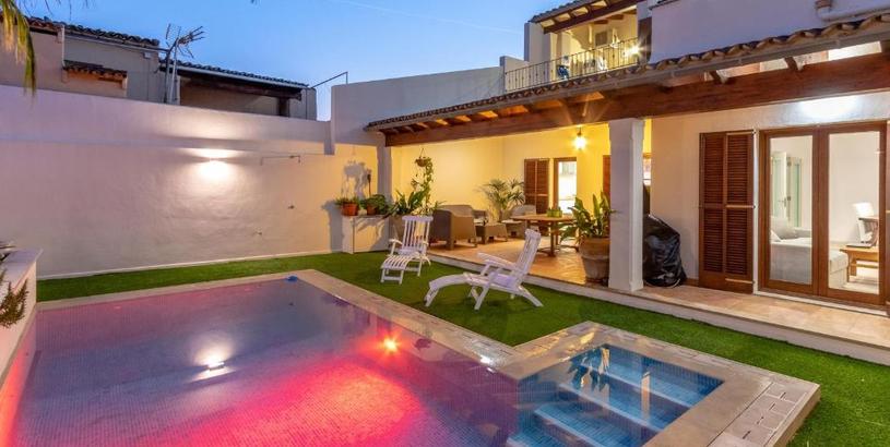 Holiday home MSV Casa Vivor, preciosa casa con encanto y piscina en el centro de Conselll