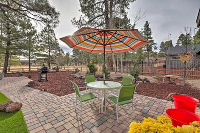 Holiday home Vibrant Home with Patio about 60 Miles to Grand Canyon!