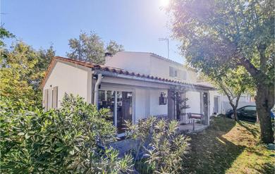Amazing home in La Bre-les-Bains with WiFi and 4 Bedrooms