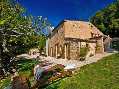 Quiet Holiday Home in Acqualagna with Swimming Pool