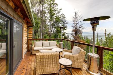 Hotel Polson Cabin Rental Private Deck and Mountain Views