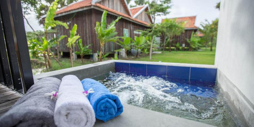 Отель Kampot River Residence