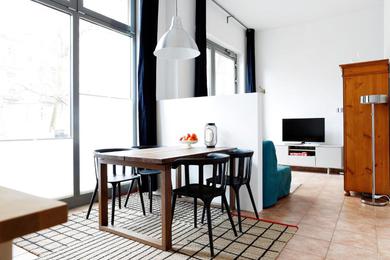 Apartments Apartment SWINE in Mitte - Cozy Family & Business Flair welcomes you - Rockchair Apartments