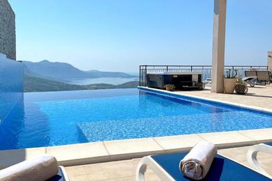 Вилла Luxury Villa Rock with pool and Jacuzzi near Dubrovnik