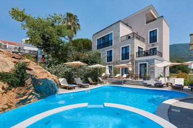 Апартаменты Moderna Luxury Apartments with HEATED pool