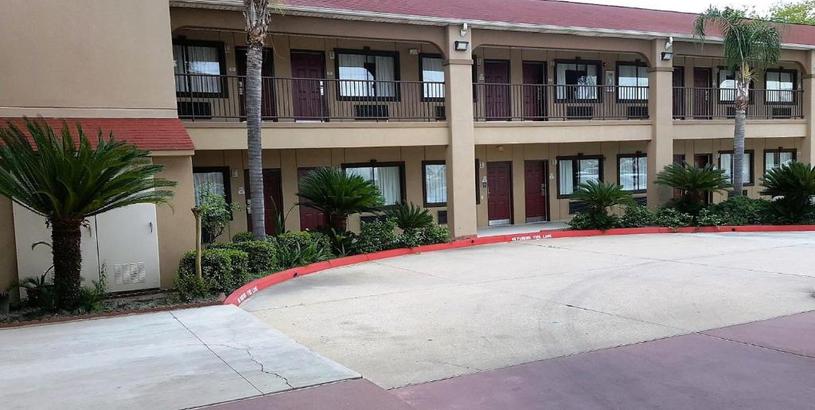 Motel Red Roof Inn & Suites Houston – Humble/IAH Airport