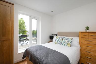 Апартаменты Skyvillion - Beautiful 3-Bed Central London Apartment