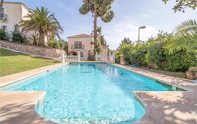 Nice home in Calahonda with Outdoor swimming pool, WiFi and 3 Bedrooms