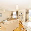 Apartments 202 quiet 2 bedroom property in residential area with secure private parking