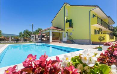 Holiday home Amazing home in Hrvace with Outdoor swimming pool and 4 Bedrooms