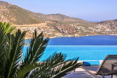 Villa Luxury 5 bedroom villa with heated infinity pool & amazing sea views