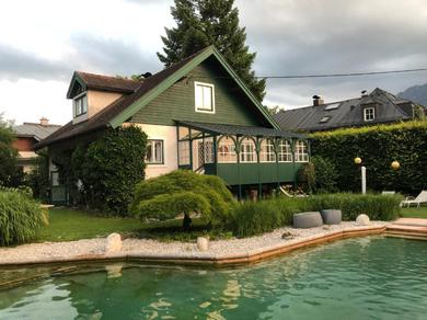 Дом отдыха Haus in Anif bei Salzburg mit Sauna und Garten mit Badeteich