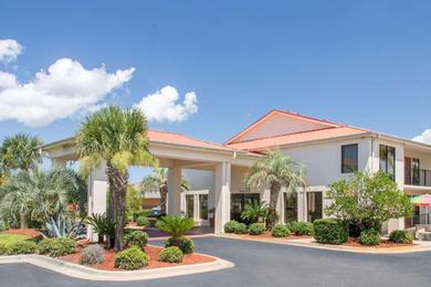Motel Days Inn & Suites by Wyndham Navarre Conference Center
