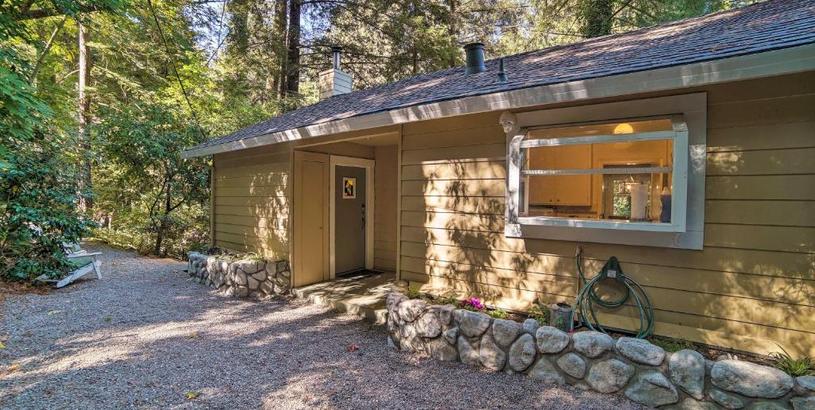 Holiday home Riverfront Cottage in Redwoods with Decks and Beach!