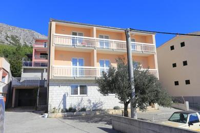 Apartments Apartments with a parking space Stanici, Omis - 2818