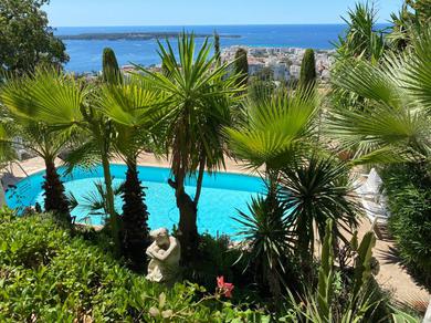 Villa Somptuous exotic villa in Cannes