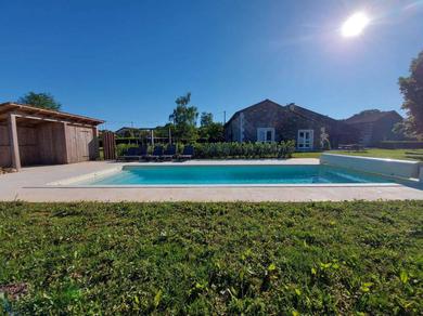 Дом отдыха Charming holiday home in Rouzède with a private, heated swimming pool