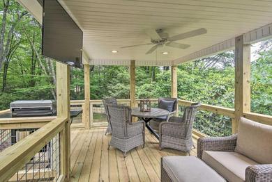Holiday home Updated Home 1-Block Walk to DT Blowing Rock!