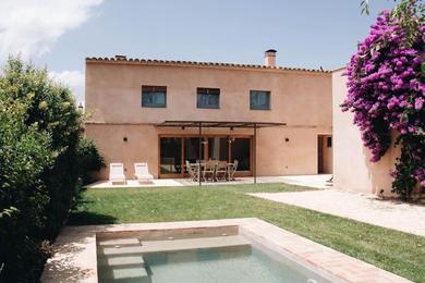 Villa Can Camades - Casa amb jardí i piscina a L'Empordà