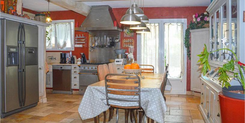 Дом отдыха Nice home in Rognes with Sauna, WiFi and 5 Bedrooms