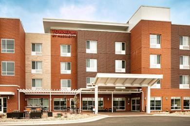 Отель TownePlace Suites by Marriott Dubuque Downtown