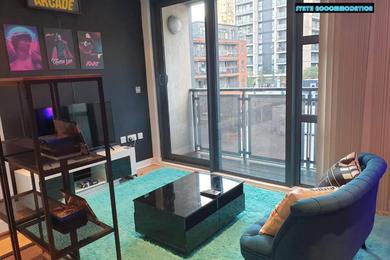 Apartments 80s RETRO 1Bed Studio Serviced Apartment Canary Wharf Perfect For Solo & Couple Travellers