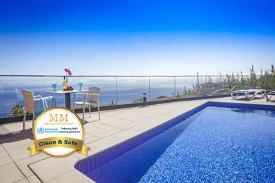 Вилла Eden Sun - A Modern Luxury Villa with a Panoramic View