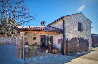 Holiday home Rustic-Holiday Home Vani with Tavern, near Porec