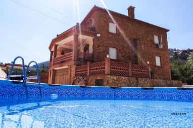 Hotel NEW Private Pool Villa Steps to El Gollizno Trail