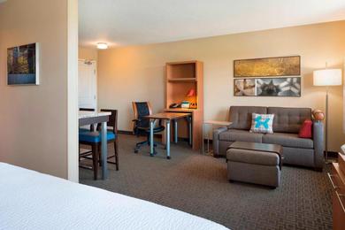 Отель TownePlace Suites by Marriott Chicago Naperville
