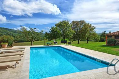 Villa Castello di Montalto Villa Sleeps 24 with Pool Air Con and WiFi
