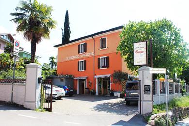 Отель Albergo Varone