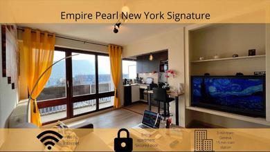 Empire Pearl New York Signature *****